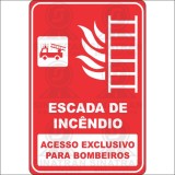 Escada de incêndio - acesso exclusivo para bombeiros 